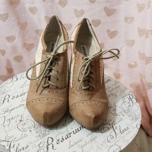 Brogue heels